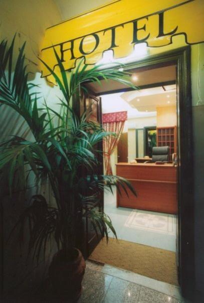 Hotel Caput Mundi Roma Exterior foto